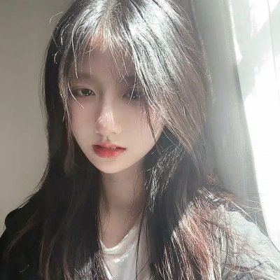 51爆料网 - 某女星被曝前往韩国整容，前后对比惊人